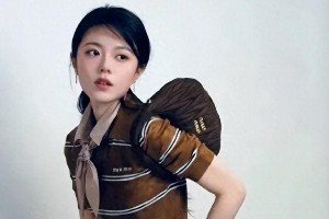 赵今麦腹部痣传闻真相：露脐装穿搭自信无碍