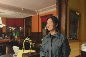 贾玲43岁逆袭：从胖妞到时尚女王，自律成就蜕变传奇