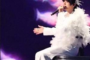 宋亚轩海口演唱会惊艳舞台，颠覆邻家少年形象