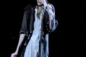 肖战现身孙燕姿演唱会，追星细节感动全网