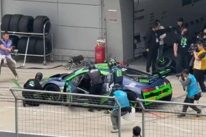 王一博赛车故障退赛 华表奖提名双喜临门