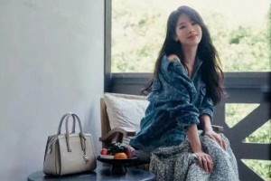杨紫西湖美照逆龄生长 32岁状态惊艳网友