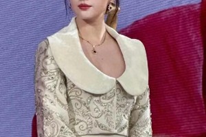 刘亦菲高领礼服封神，健康美碾压娱乐圈畸形审美